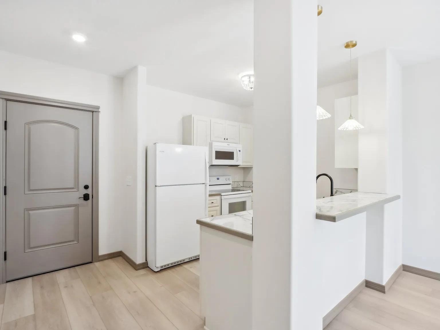 1 bed, 725 sqft, $1,489 — Photo 2