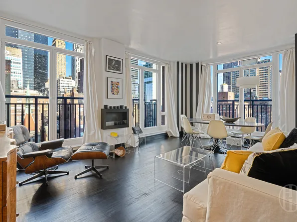 45 Park Avenue image 1 of 8