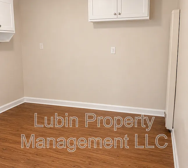 2468 Yale Ave — Photo 3