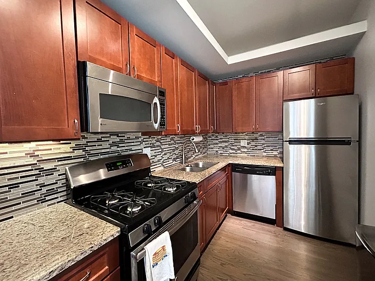 212 W Washington St #1513 — Photo 6