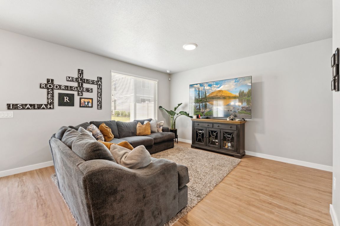 next background image