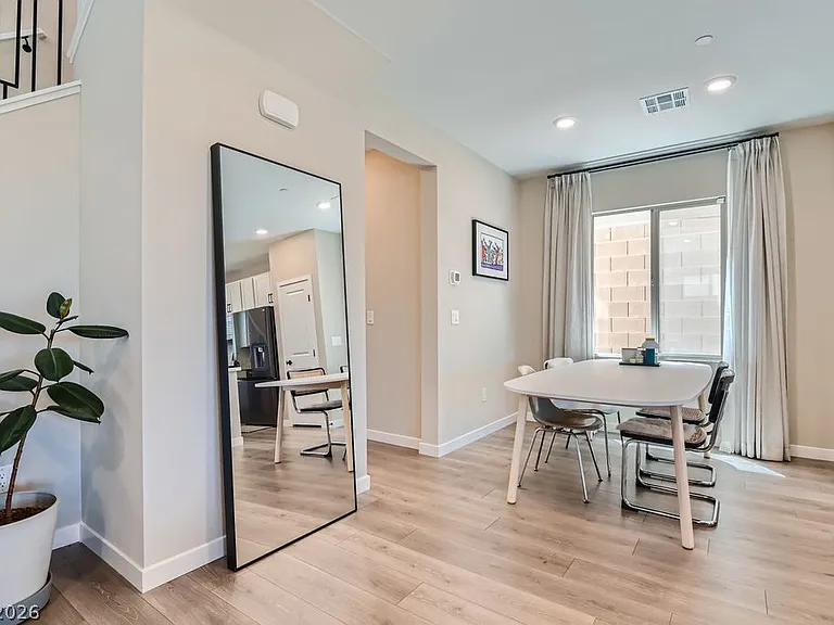 11604 Desert Hollow Ave — Photo 8