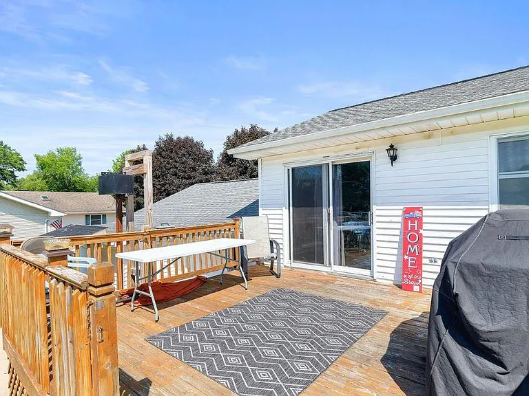 23527 W Anderson St — Photo 16