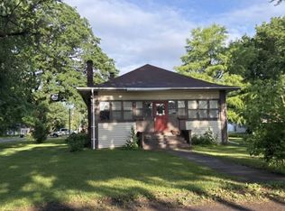 101 N Park Ave, Manito, IL 61546