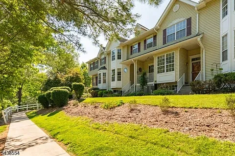 18 Kentworth Ct #18 Photo 1 18 Kentworth Ct #18 Photo 1
