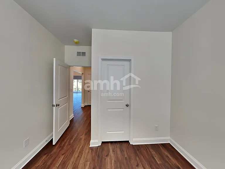 555 Rivermist Dr — Photo 21