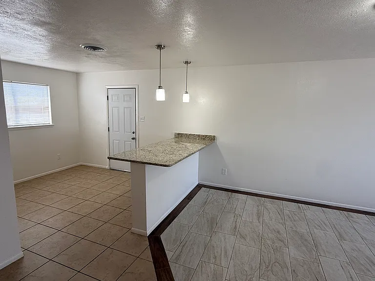 503 S Birch Ave — Photo 5