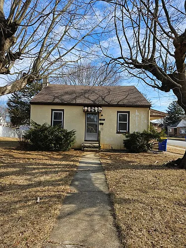 101 N Forrest St Photo 1