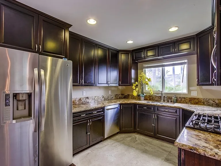 3991 Honeycutt St — Photo 3