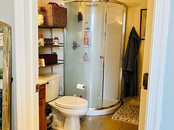5th image of 1537 Poplar St APT 3A
