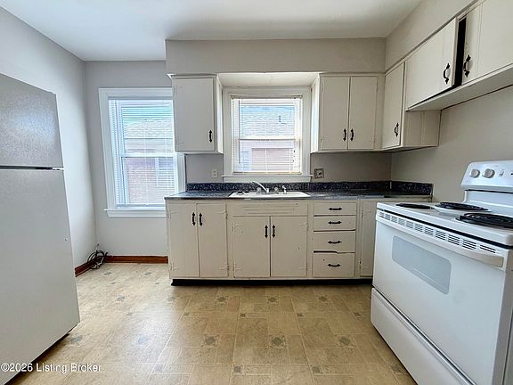 5th image of 208 Breckinridge Ln #4