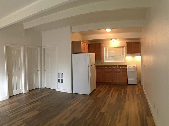 4th image of 809 NW Greenwood Ave