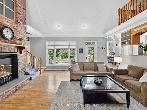 4th image of 2388 Horning Rd