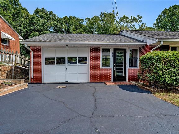 4th image of 3098 Martin Rd