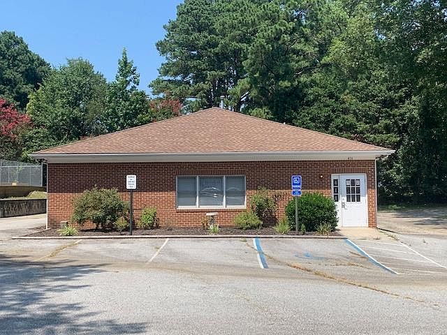 1st image of 416 Bracey Ln