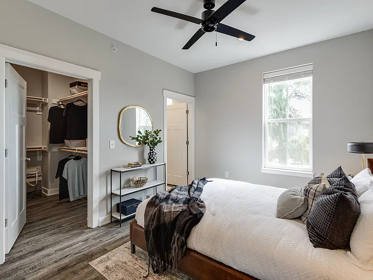 Oakbrook Townhomes — Photo 10