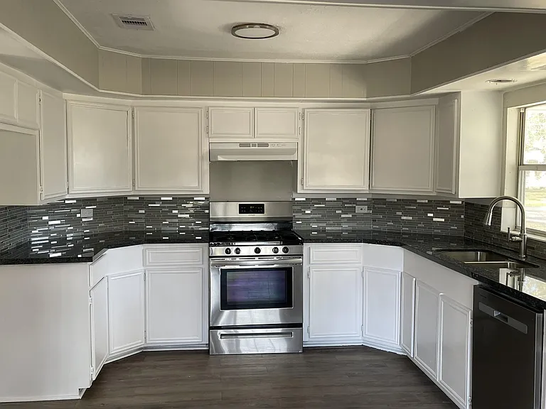104 County Road 2401 — Photo 17