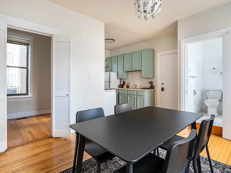 2345 N Bosworth Ave #1R — Photo 10