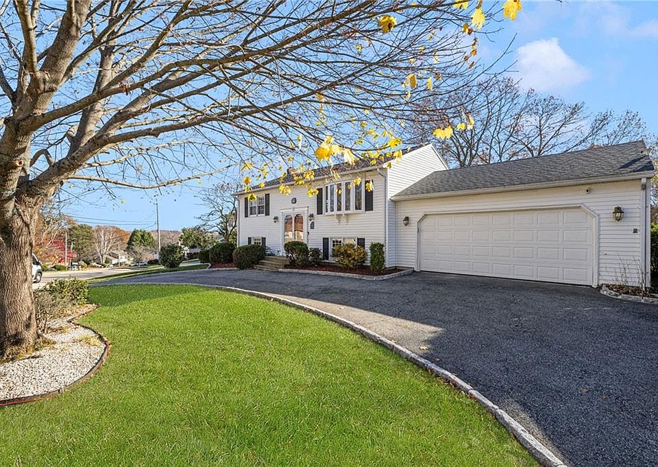 1st image of 34 Silverwood Ln