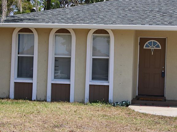 2nd image of 933 SE 24th Ave APT A