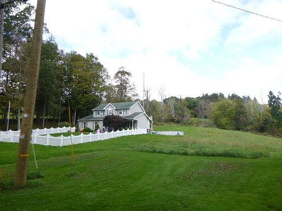 4th image of 443 Follies Rd