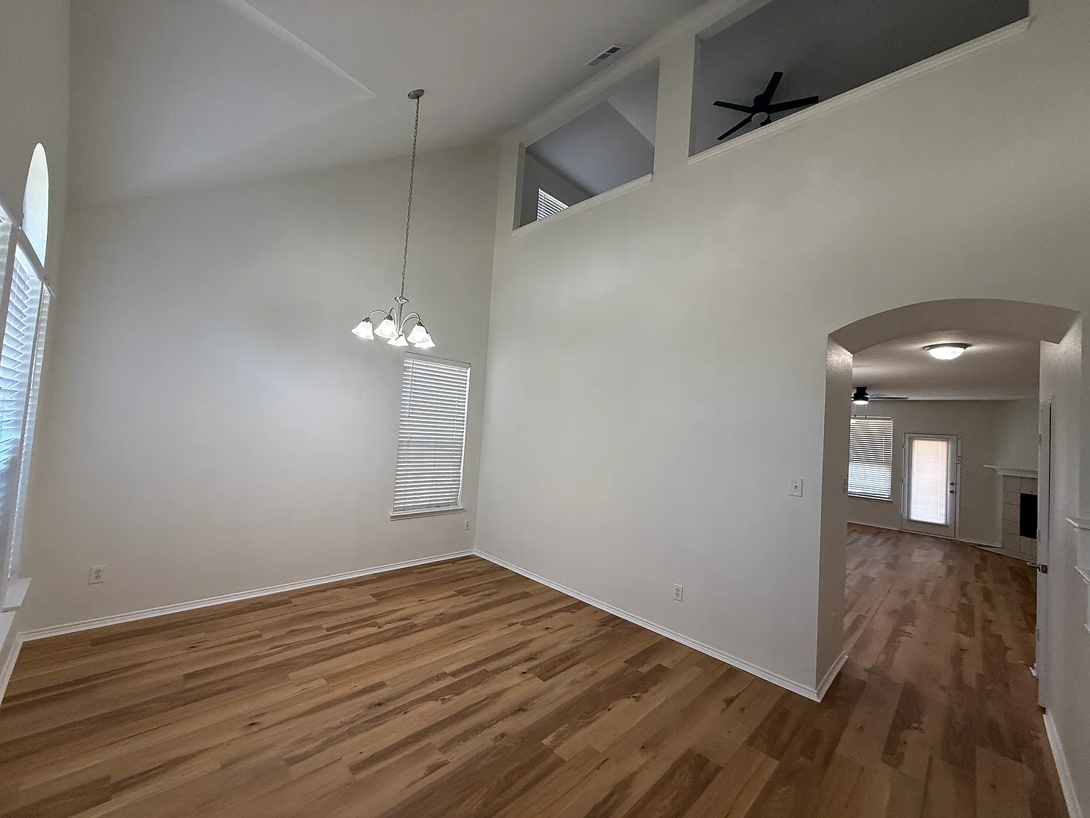 4 bed, 2.5 bath, 2485 sqft, $2,695 — Photo 4