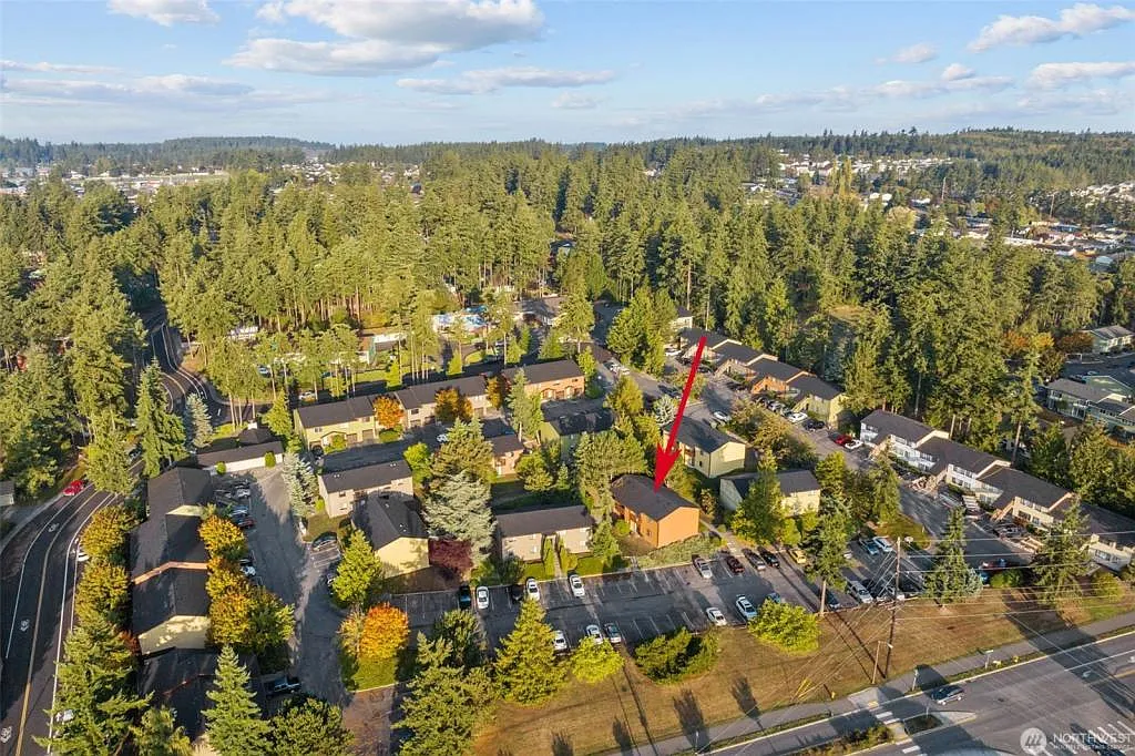 690 NW Atalanta Way — Photo 4