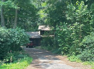 881 W Fennwood Cir, Muskegon, MI 49445