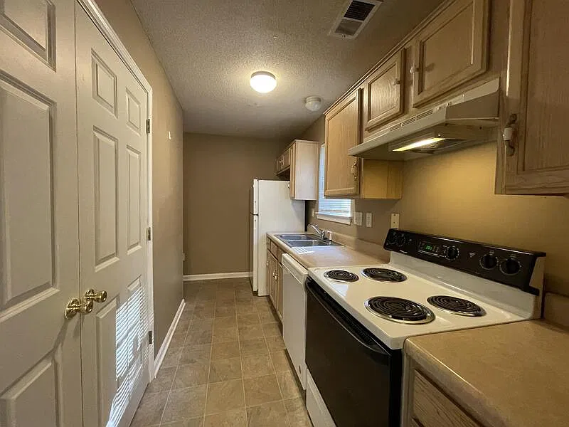 3 bed, 2.5 bath, 1250 sqft, $1,475 — Photo 4