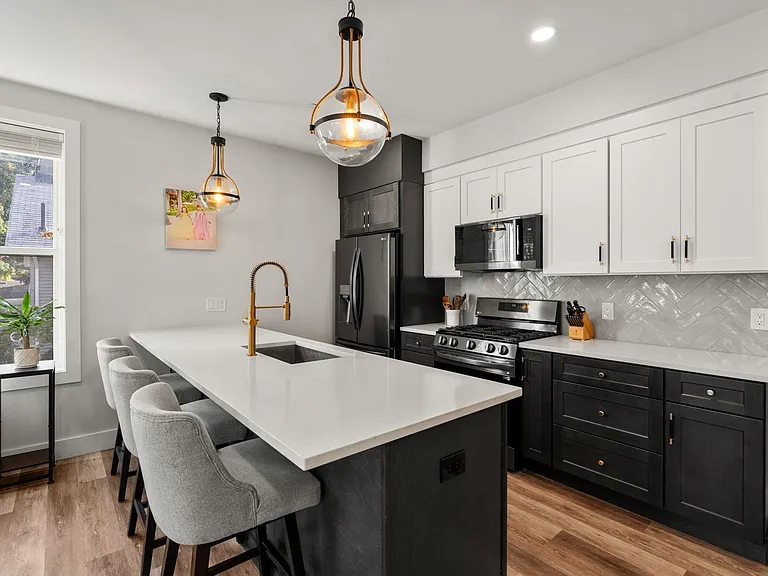 19 W Tremlett St #4 — Photo 3