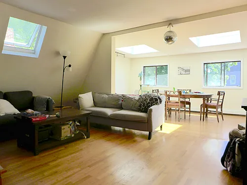 3 Evergreen Ave Photo 1
