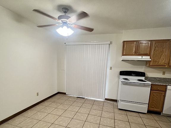 4th image of 418 Washington St APT 1