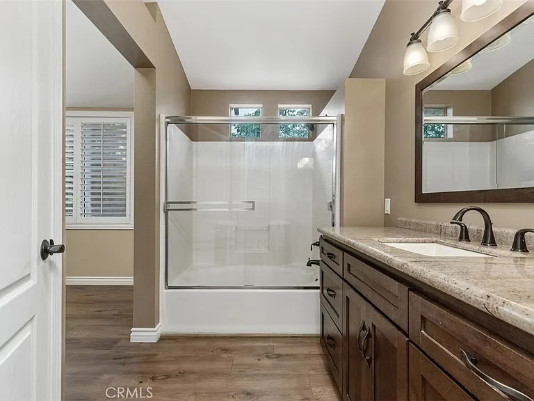 64 Mission Ct — Photo 23