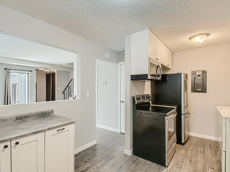 1127 Landmark Trl S — Photo 2