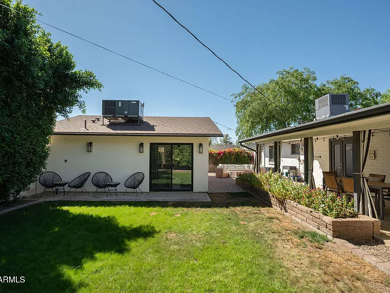 4813 E Fairmount Ave — Photo 9