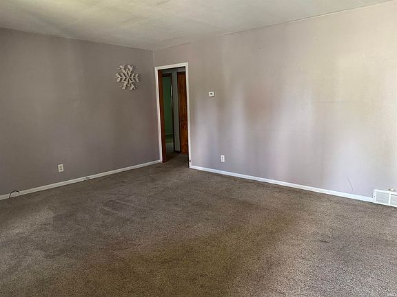 3rd image of 124 N 1st Ave