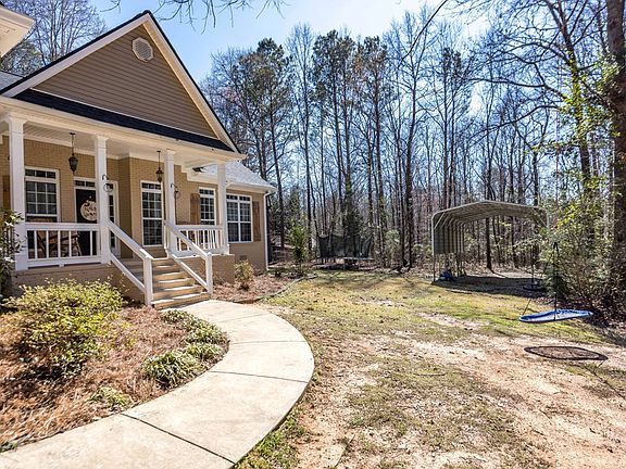 3rd image of 829 Thrash Rd