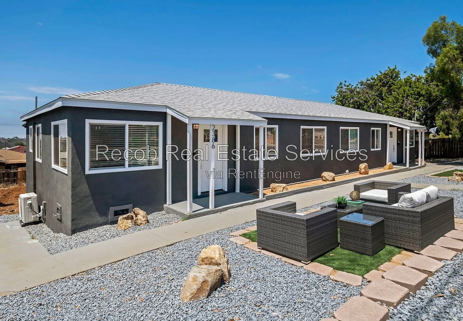 3 bed, 2.0 bath, 900 sqft, $3,595 — Photo 1