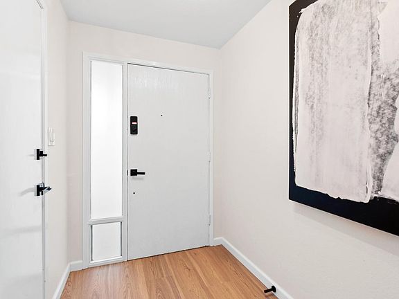 4th image of 3949 Fairfax Way