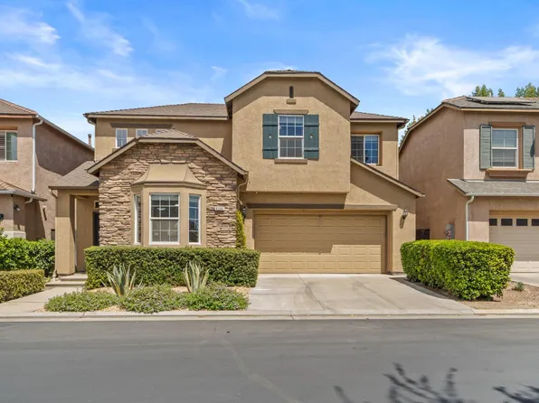 5284 W King Fisher Ln, Fresno, CA 93722