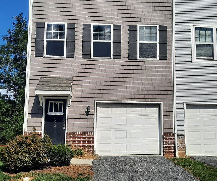 805 Admirals Quay Dr