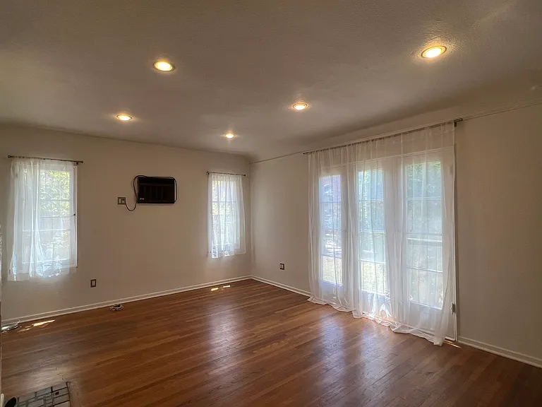 1171 Huntington Dr #D — Photo 5