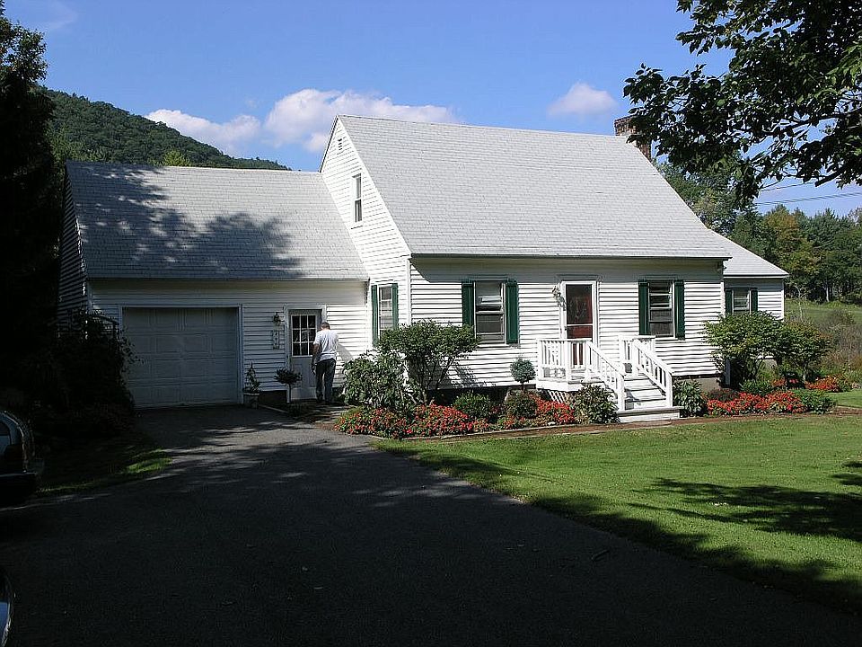View of house from driveway