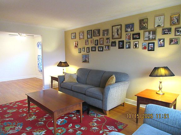 3rd image of 3148 W 102nd St