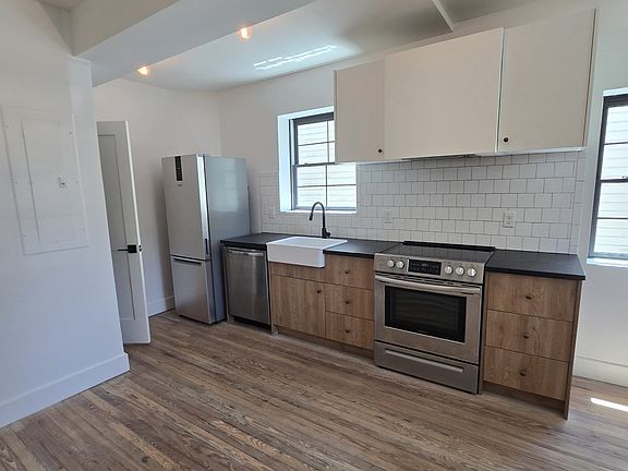 5th image of 1401 Charles St APT B