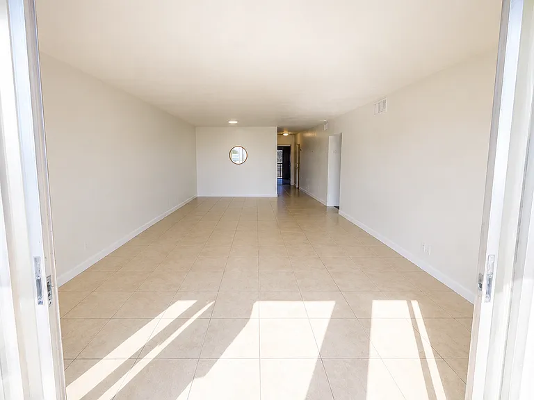 1735 Dewey St #909 — Photo 7