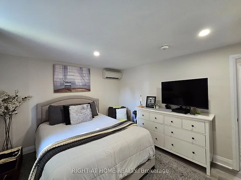 18 Ewing St #2 — Photo 17