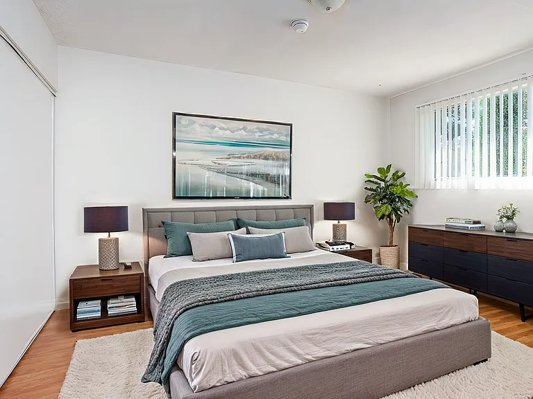 12860 Oxnard St #5 — Photo 11