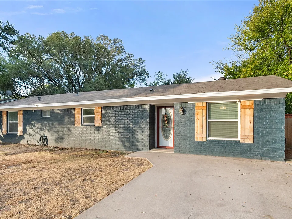 3514 Kings Cir