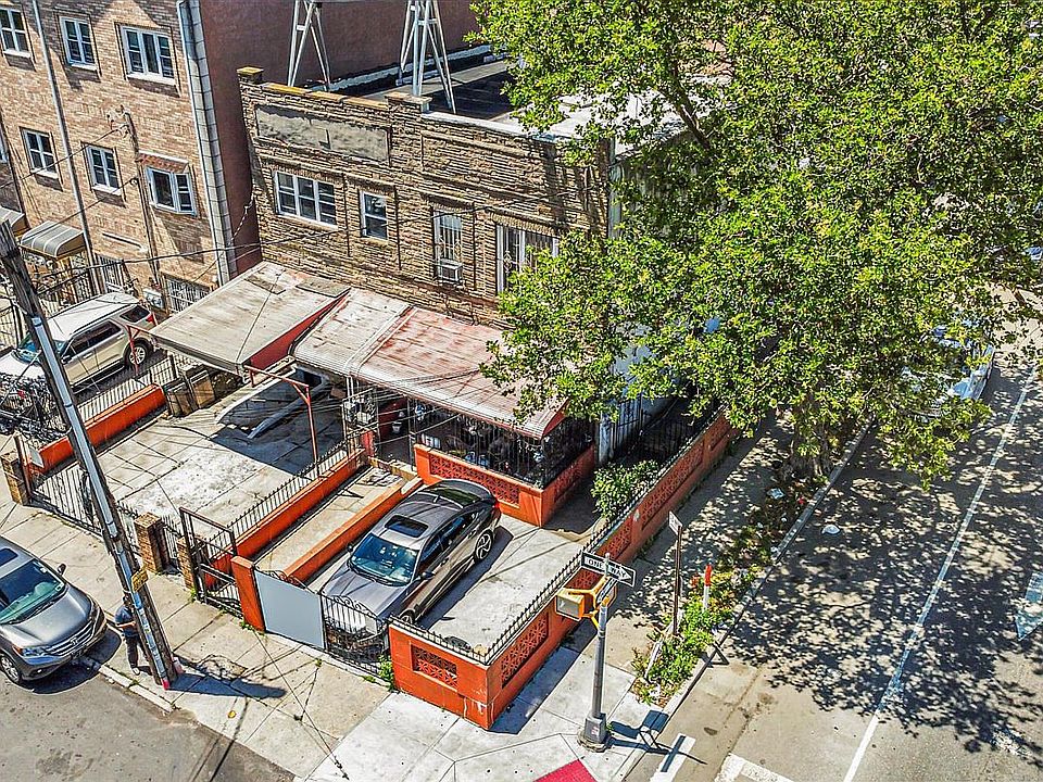 1st image of 708 Snediker Ave